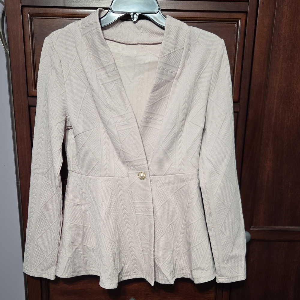 Elegant Cream Women's Blazer